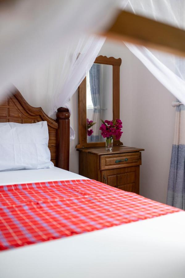 Uroa Beach Lodge Eksteriør bilde