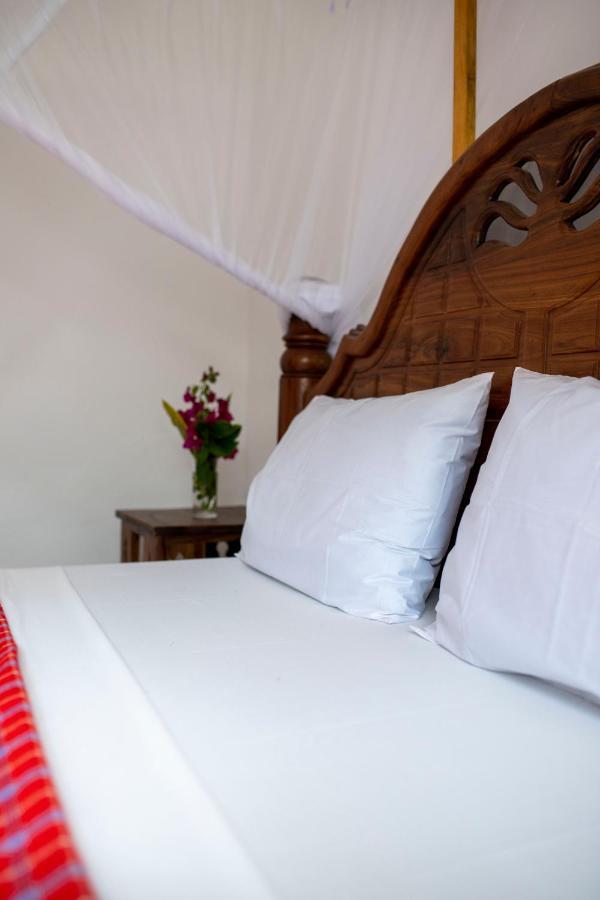 Uroa Beach Lodge Eksteriør bilde