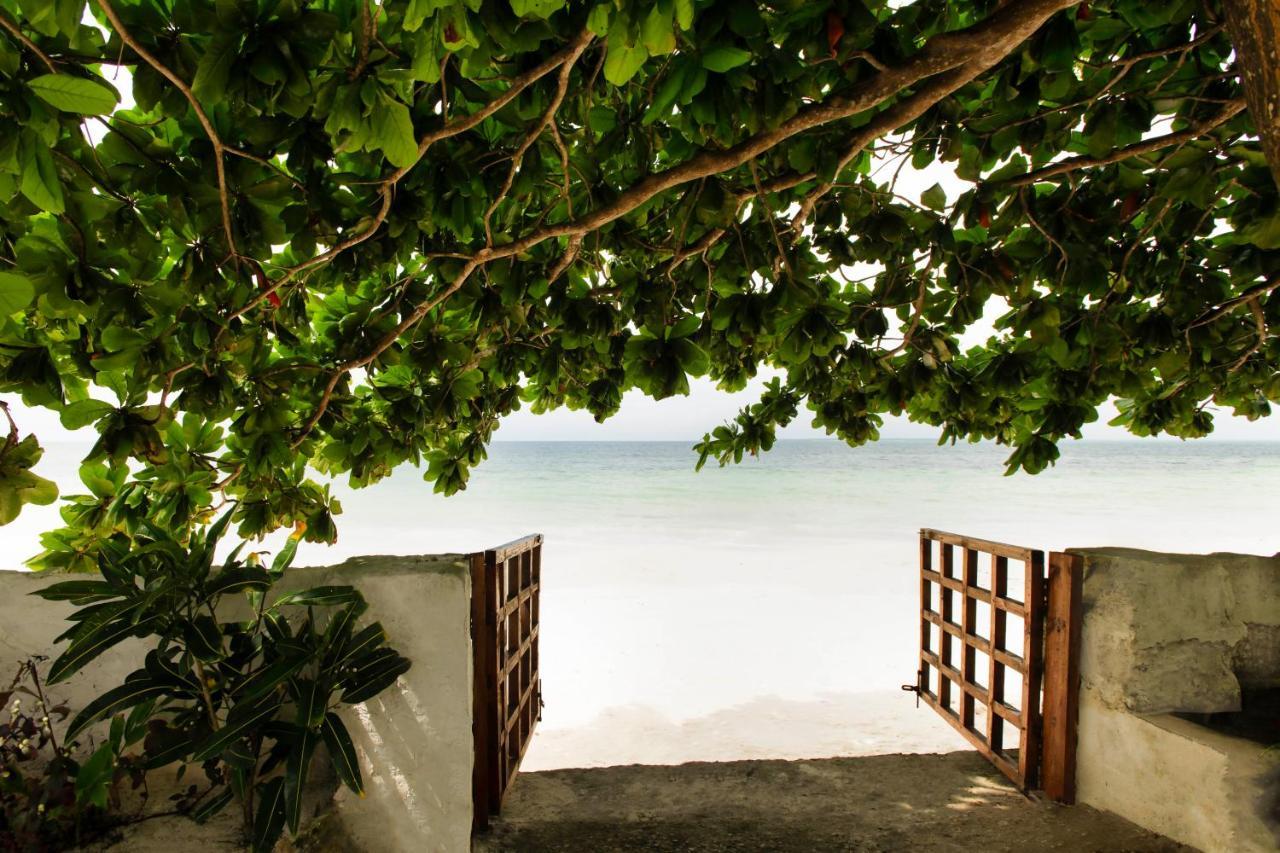 Uroa Beach Lodge Eksteriør bilde